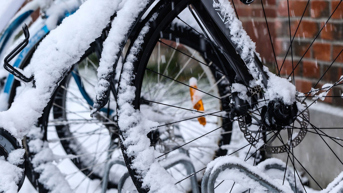 Rouler en hiver en toute sécurité avec vélo et trottinette électriques - Wheelyshop