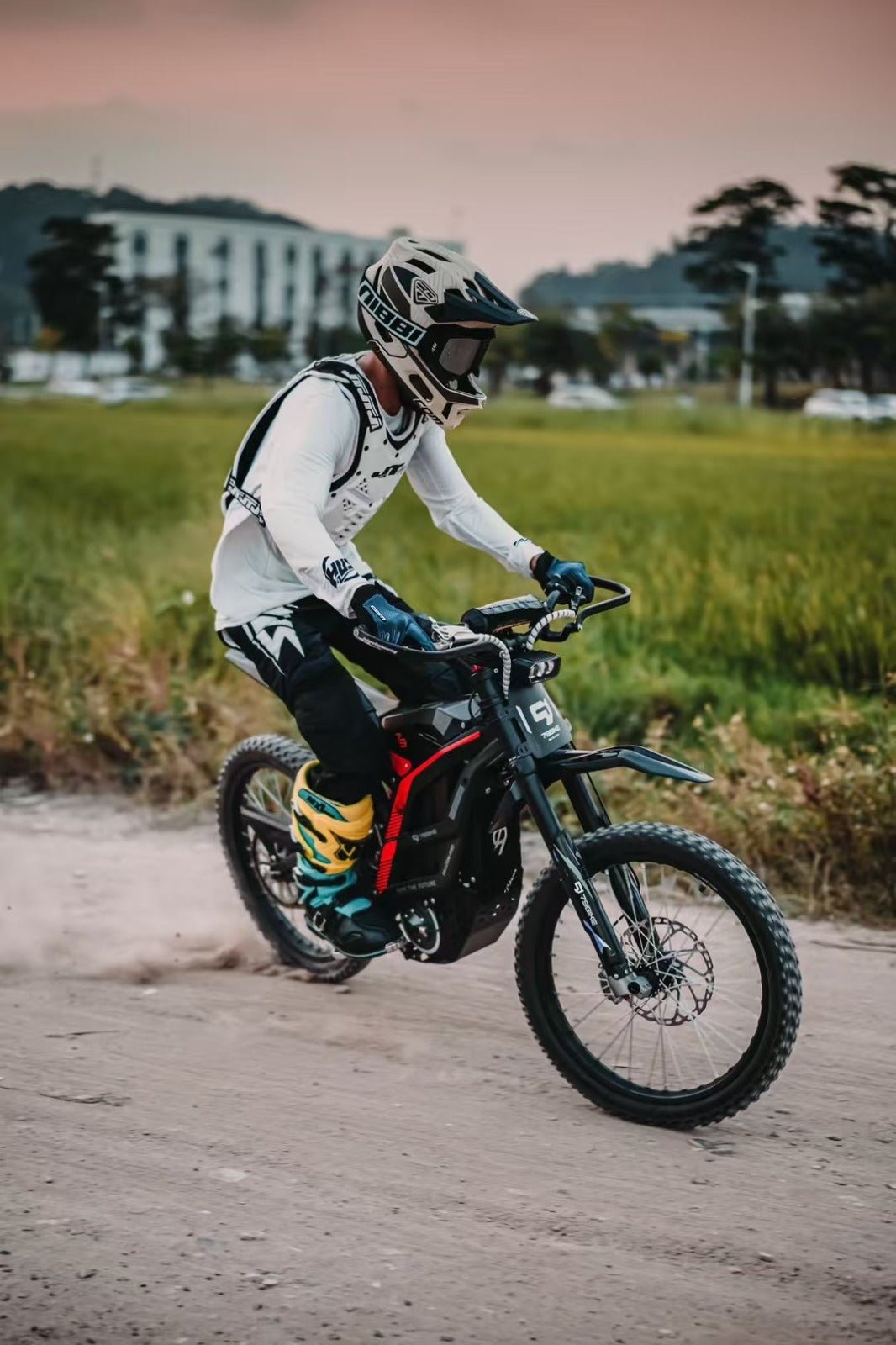 79BIKE Falcon Pro - El - cross - Wheelyshop