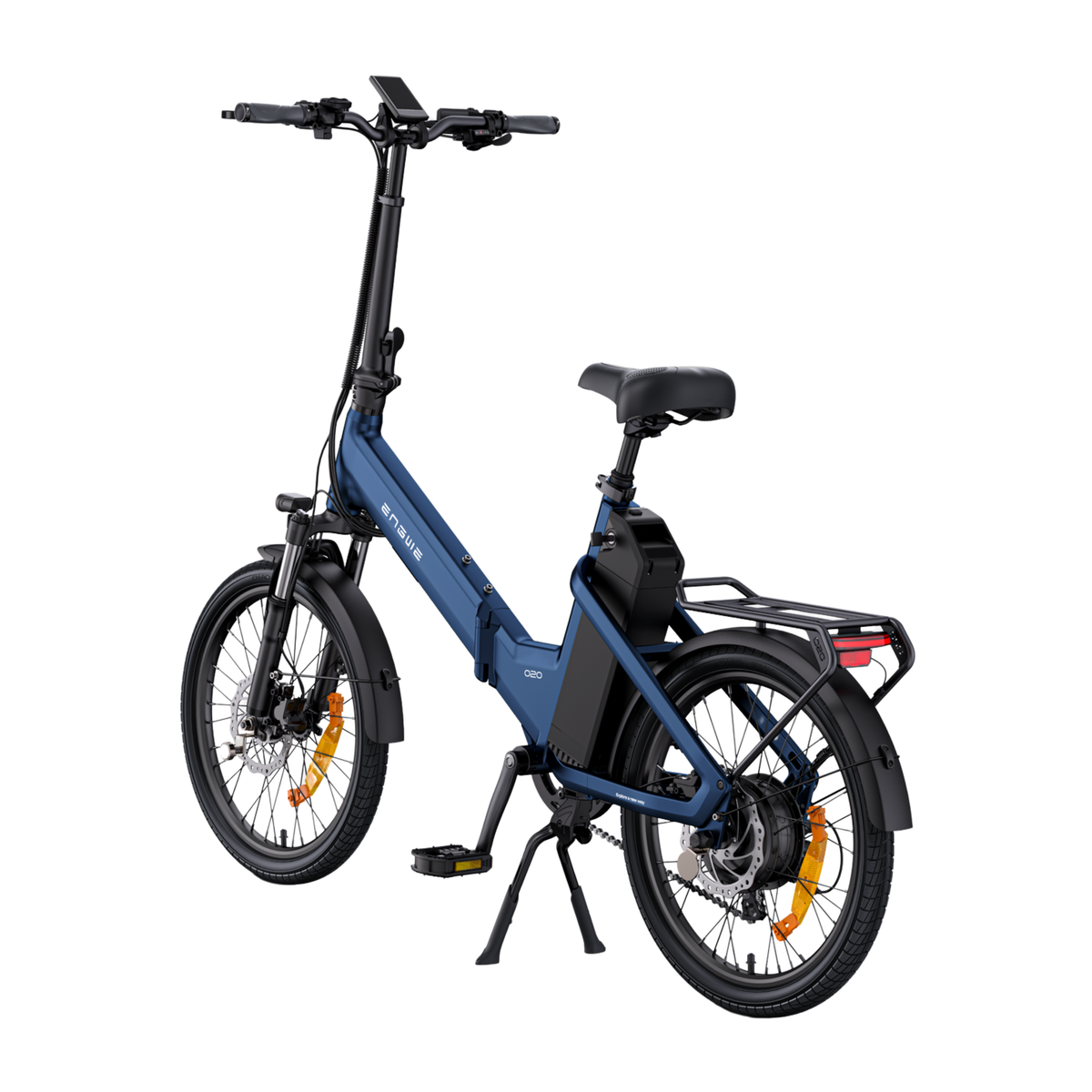 ENGWE O20 Boost, vélo électrique bleu vu de trois quarts arrière avec écran sur le guidon, porte-bagages, feu arrière et béquille