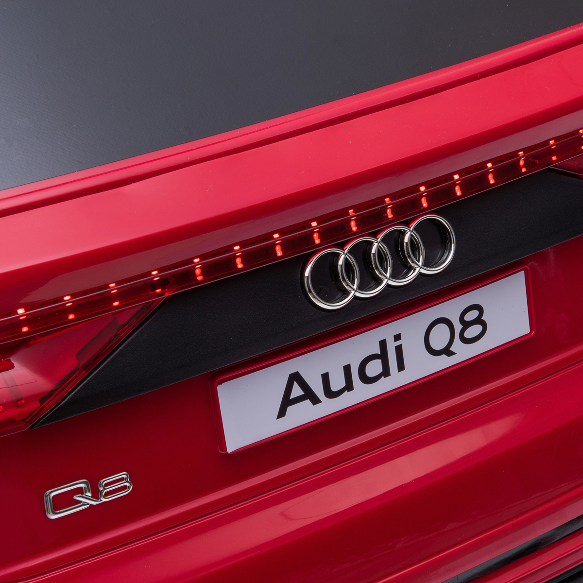 Voiture électrique pour enfants Audi Q8 - Wheelyshop
