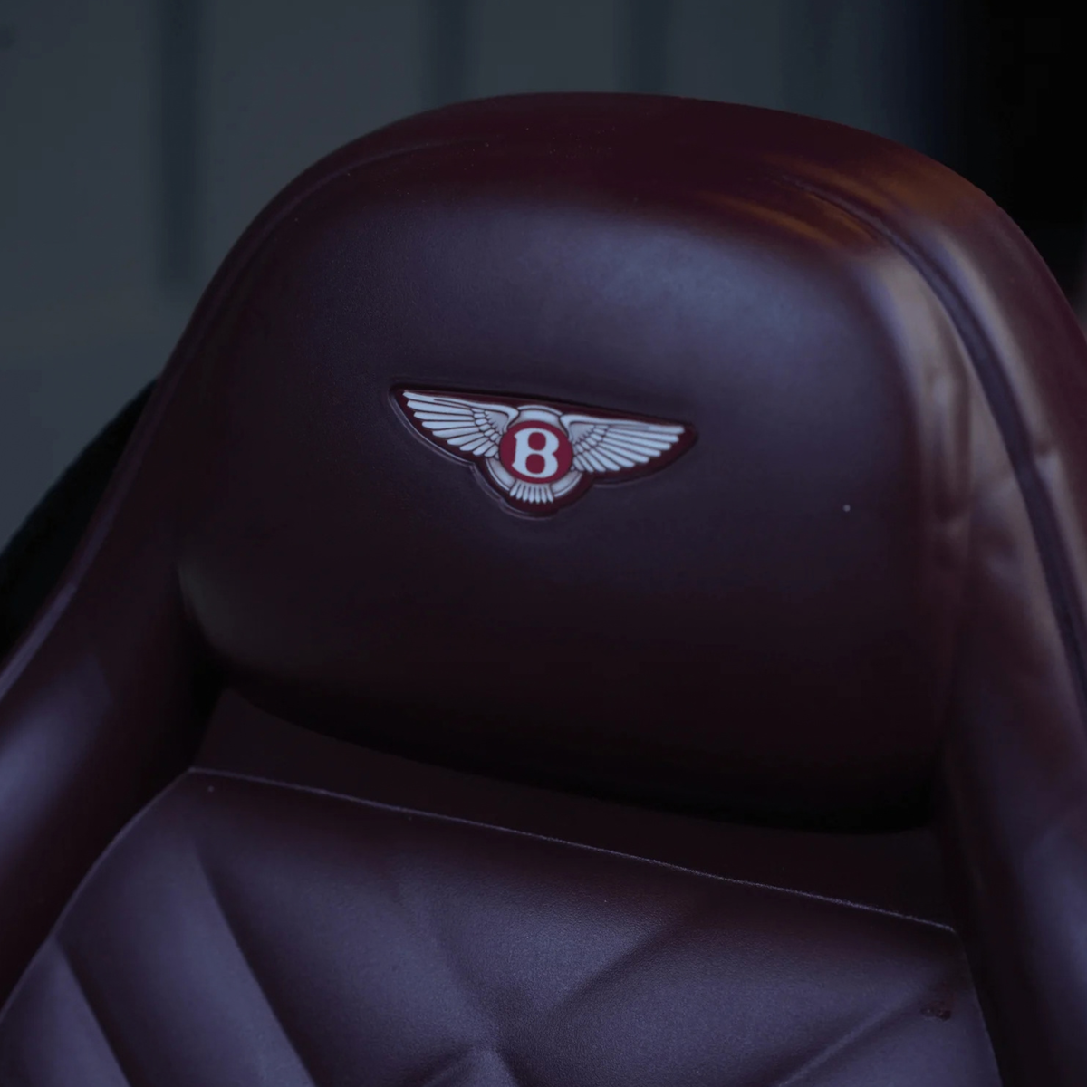 Siège de la Bentley EXP 12
