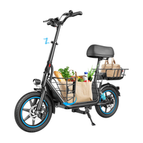 GYROOR C1 Plus vue en trois quarts avant avec un sac de courses dans le panier avant et un sac dans le panier arrière