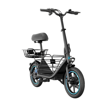 GYROOR C1 Plus vue en trois quarts avant avec selle, paniers à l'avant et à l'arrière et détails bleus sur les roues