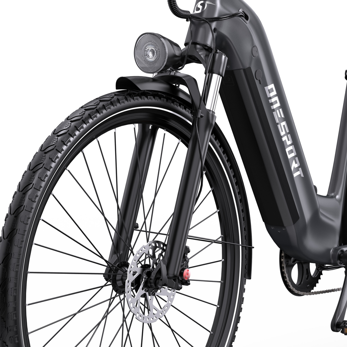 OneSport OT05 Max, gros plan sur la roue avant, la fourche avant, le phare avant et le garde-boue
