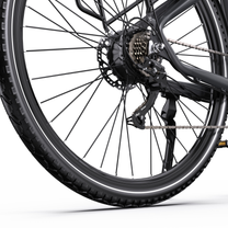 OneSport OT05 Max, gros plan sur la roue arrière avec cassette, dérailleur arrière, chaîne et béquille latérale
