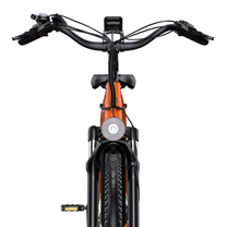 OneSport OT05 Max vu de face avec guidon, écran, phare avant et roue avant