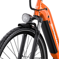 Gros plan sur le OneSport OT05 Max avec cadre orange, batterie sur le cadre, phare avant et garde-boue avant