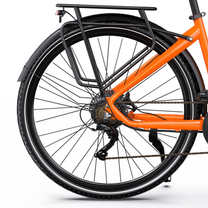 Partie arrière du OneSport OT05 Max avec porte-bagages noir, garde-boue, chaîne et cadre orange