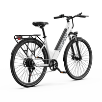 OneSport OT12 Pro, vélo électrique blanc vu de trois quarts arrière depuis l'autre côté, avec selle et porte-bagages