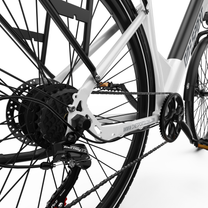 OneSport OT12 Pro, gros plan sur la roue arrière, la cassette, le dérailleur arrière et la chaîne
