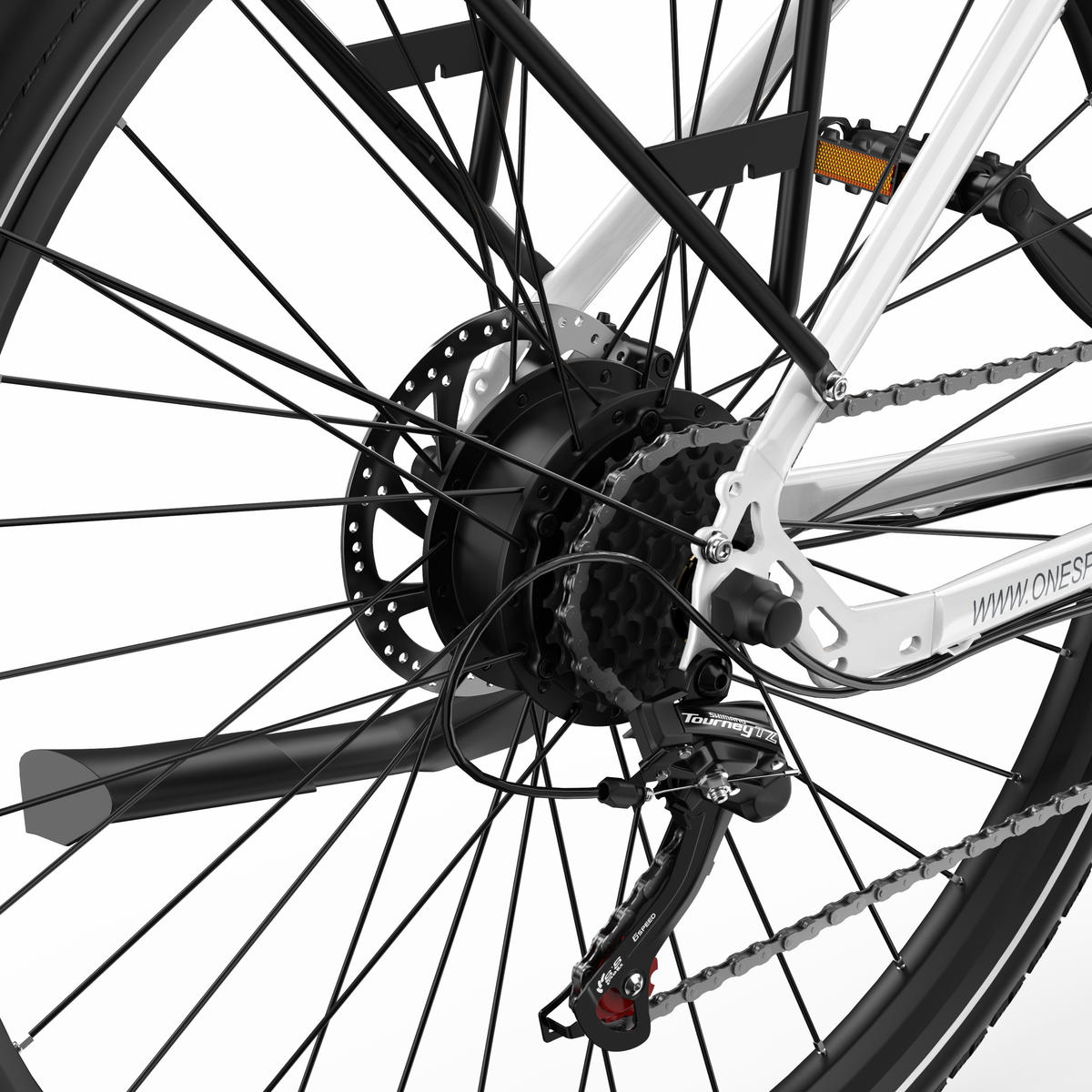 OneSport OT12 Pro, gros plan sur le moyeu de la roue arrière avec disque de frein, cassette et dérailleur arrière