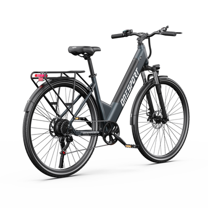 Vélo électrique OneSport OT12 Pro vu de trois quarts arrière avec porte-bagages, feu arrière rouge, selle et chaîne