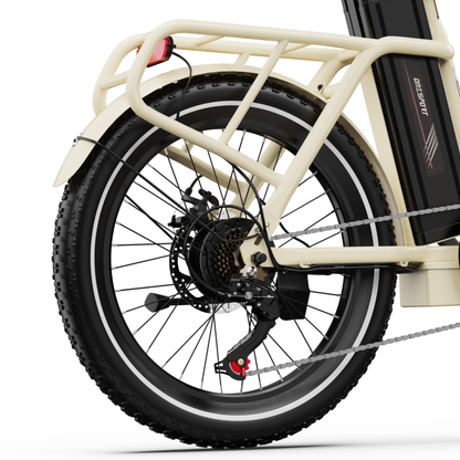 OneSport OT16 Pro, gros plan sur la roue arrière avec porte-bagages, garde-boue, feu arrière et dérailleur arrière
