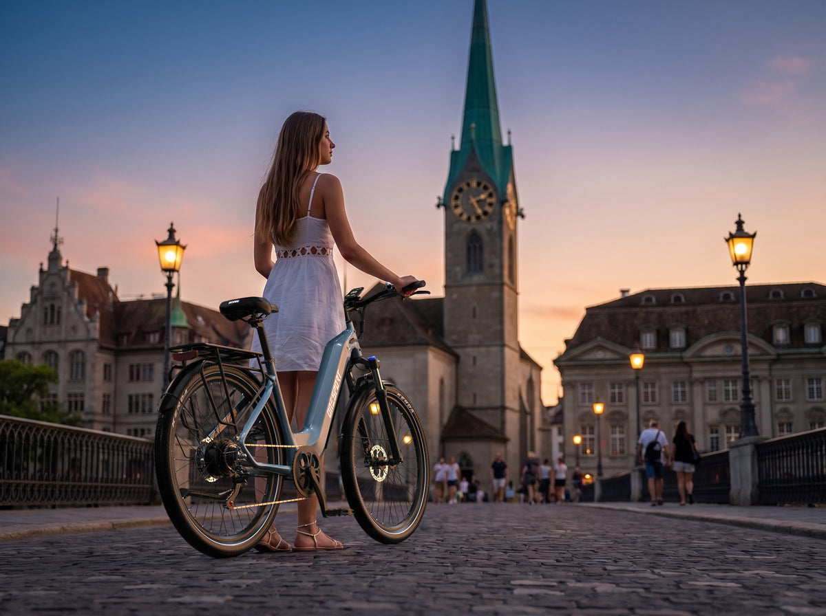 Vélo électrique OneSport WT05 sur un pont pavé au crépuscule, une femme en robe blanche se tient à côté du vélo