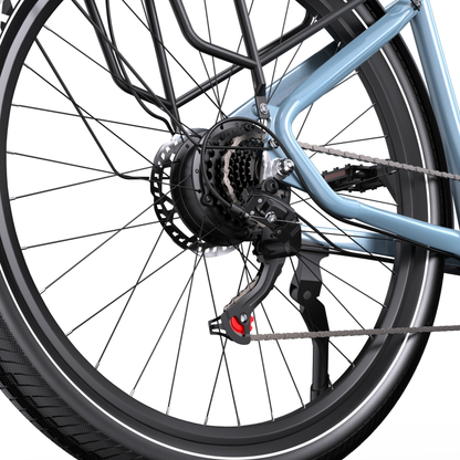 OneSport WT05, gros plan sur le moyeu de la roue arrière avec cassette, dérailleur, disque de frein et porte-bagages