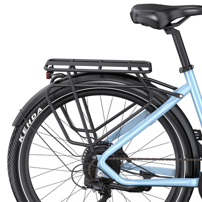 Arrière du OneSport WT05 avec porte-bagages noir, garde-boue, pneu Kenda, selle et cadre bleu clair
