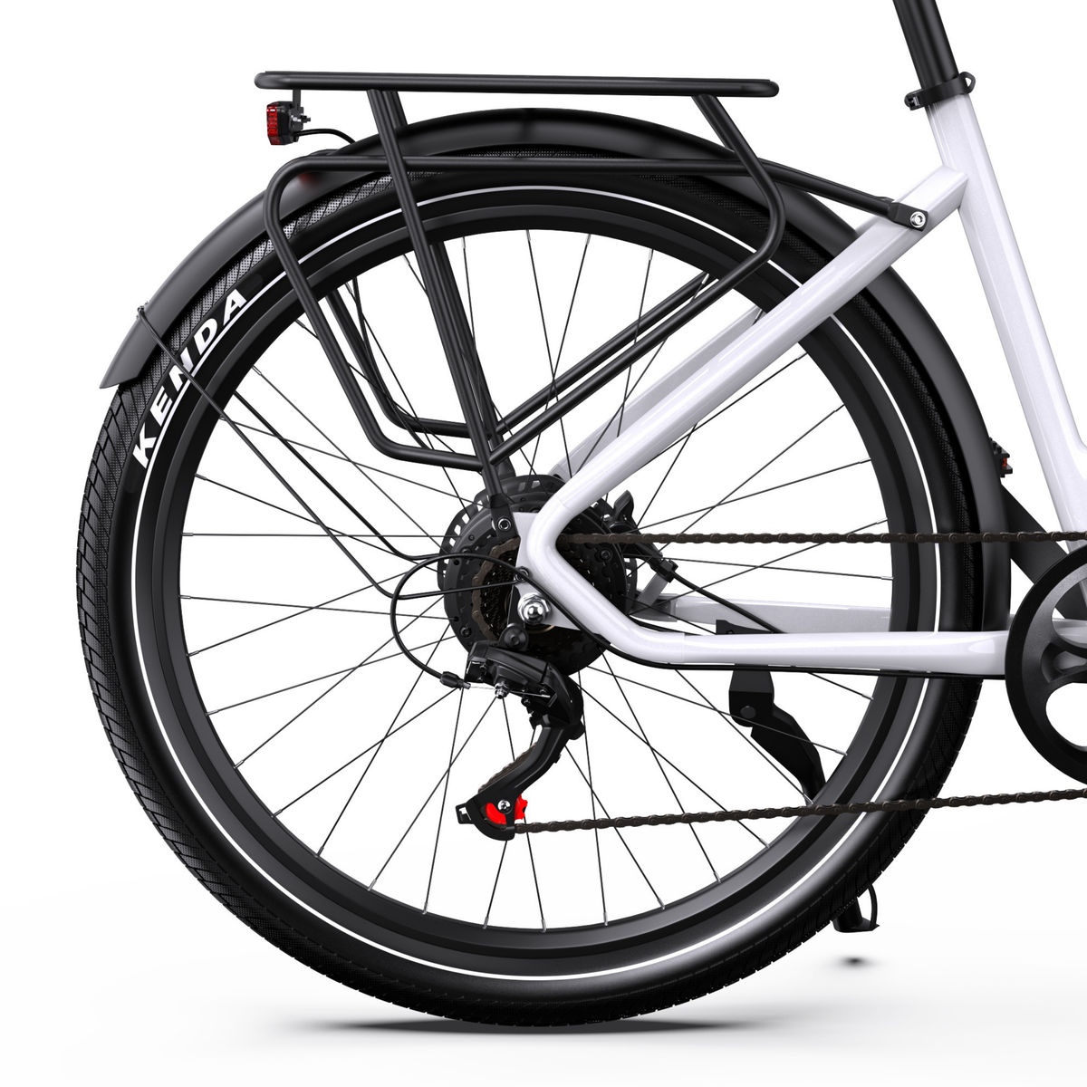 OneSport WT05, vue latérale de la roue arrière avec porte-bagages, feu arrière, garde-boue, chaîne, béquille et pneu KENDA
