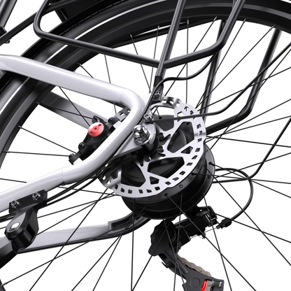 OneSport WT05 gros plan sur le moyeu de la roue arrière avec frein à disque, porte-bagages et dérailleur arrière