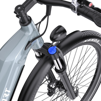 OneSport WT05, gros plan sur la fourche avant avec molette bleue, phare, garde-boue avant et pneu Kenda