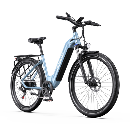 Vélo électrique OneSport WT05 bleu clair vu de trois quarts avant, avec panneau de batterie noir, phare et porte-bagages