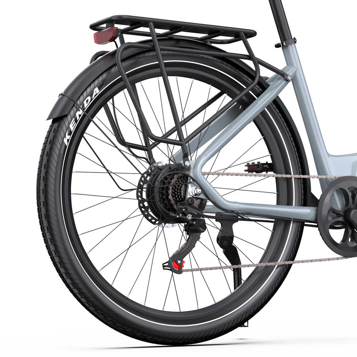 Roue arrière du OneSport WT05 en vue oblique, avec porte-bagages, garde-boue, réflecteur rouge, cassette et béquille latérale