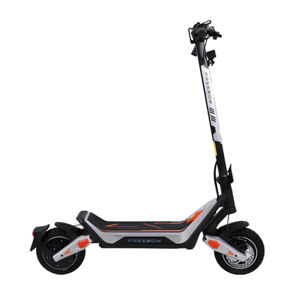 Wheely - J18 trottinette électrique vue de côté avec plateforme, potence et deux roues