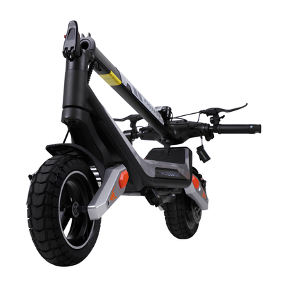 Wheely - J18 avec potence pliée, vue de trois quarts avant avec gros pneus et guidon
