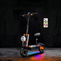 Trottinette électrique BOYUEDA M2 avec éclairage allumé en intérieur