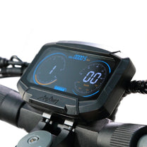 Écran, accélérateur & carte NFC pour VSETT 9/9+/10+ & ZERO 8X/10X sur la trottinette électrique en gros plan