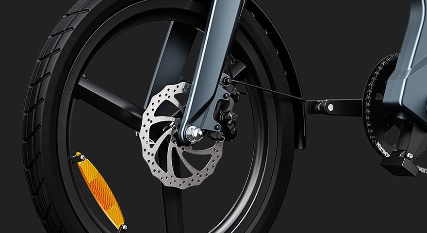 Roue avant et fourche du DYU T1 sur fond sombre