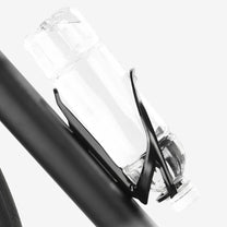 Porte-bidon pour cadre de vélo électrique en blanc sur un vélo
