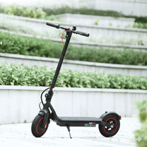 Trottinette électrique iScooter W6 vue de profil dans un parc