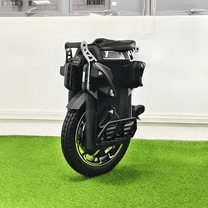 Monocycle électrique KingSong F22 Pro vu de trois-quarts avant