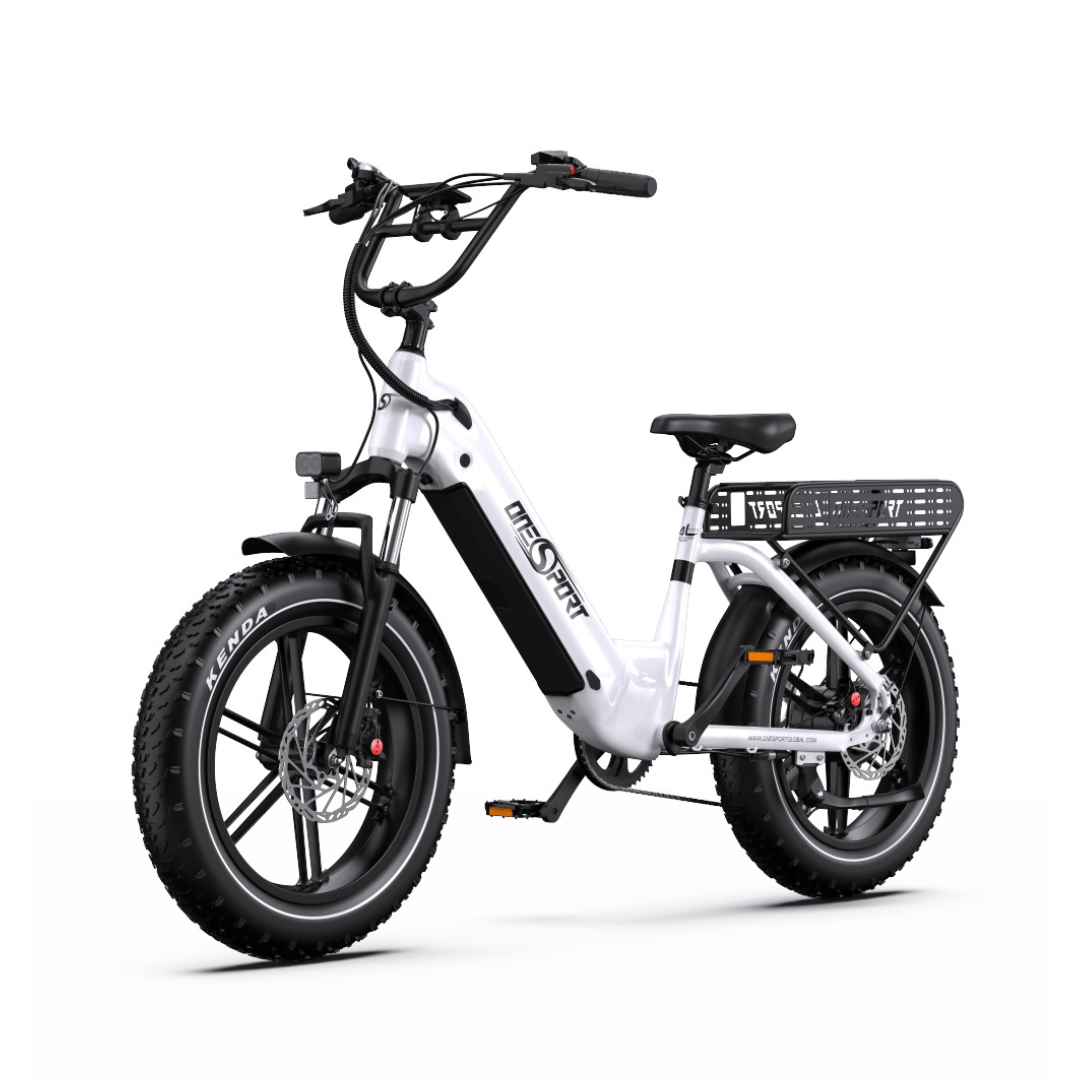 Vélo électrique fat bike OneSport OT08 vu de trois-quarts avant coloris blanc