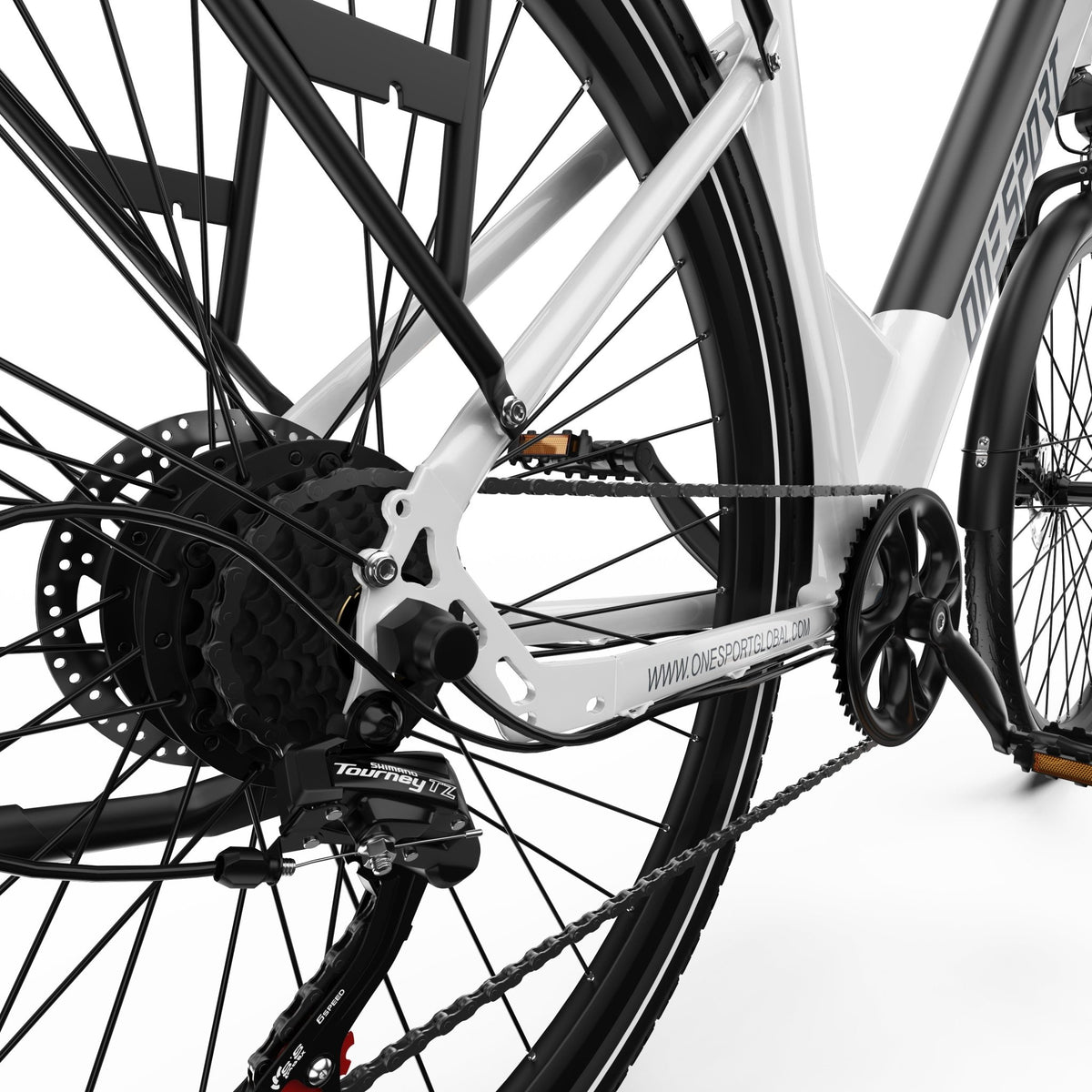 Dérailleur et chaîne de l'OneSport OT12 coloris blanc en gros plan