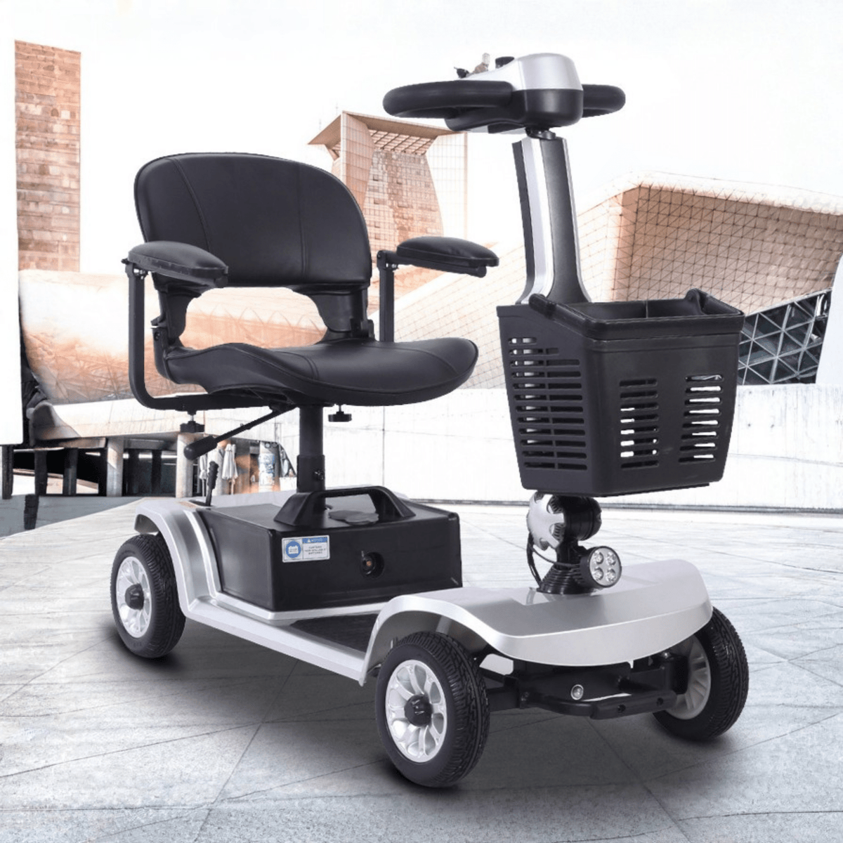 Scooter de mobilité SEEDREAM S-02 vu de trois-quarts avant coloris argent