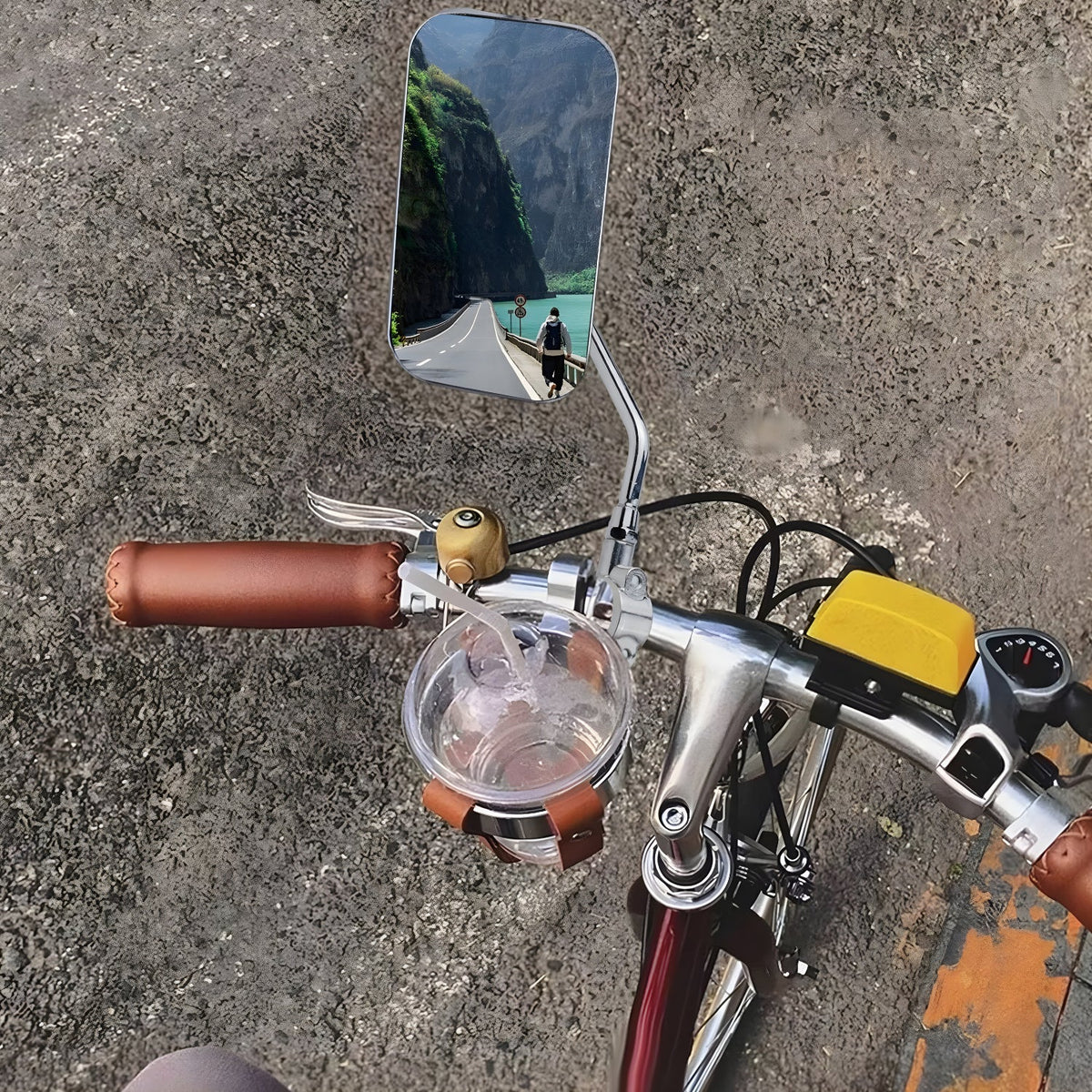 Rétroviseur intelligent Classic Edition sur un vélo en extérieur