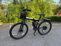 VTT électrique VARUN M26-3 Pro vu de profil coloris noir garé