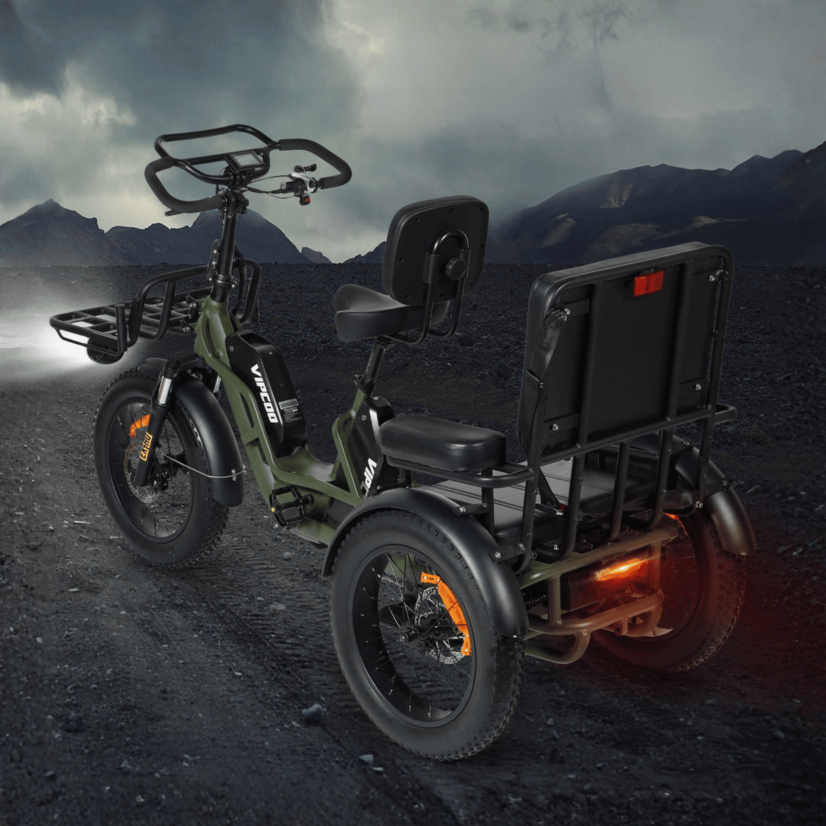 Tricycle électrique VIPCOO R1 vu de trois-quarts arrière