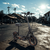 Trottinette électrique Wheely H14 vue de trois-quarts avant